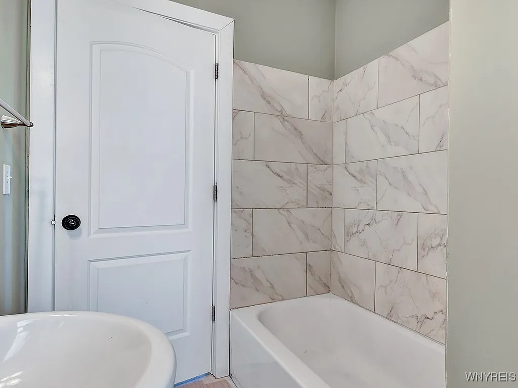 162 Harvard Place, Buffalo, New York 14209, Buffalo, New York 14209, 4 Bedrooms Bedrooms, ,2 BathroomsBathrooms,Residential,For Sale,162 Harvard Place, Buffalo, New York 14209,0,B1638712
