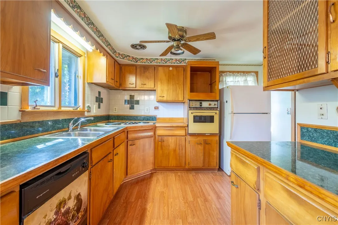 122 Sunhill Terrace, Syracuse, New York 13207, Syracuse, New York 13207, 3 Bedrooms Bedrooms, 9 Rooms Rooms,2 BathroomsBathrooms,Residential,For Sale,122 Sunhill Terrace, Syracuse, New York 13207,0,S1638074