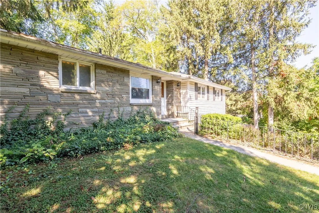 122 Sunhill Terrace, Syracuse, New York 13207, Syracuse, New York 13207, 3 Bedrooms Bedrooms, 9 Rooms Rooms,2 BathroomsBathrooms,Residential,For Sale,122 Sunhill Terrace, Syracuse, New York 13207,0,S1638074