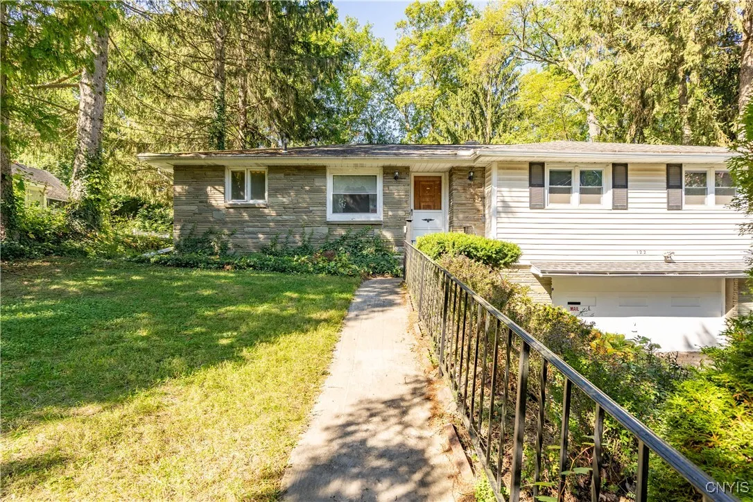 122 Sunhill Terrace, Syracuse, New York 13207, Syracuse, New York 13207, 3 Bedrooms Bedrooms, 9 Rooms Rooms,2 BathroomsBathrooms,Residential,For Sale,122 Sunhill Terrace, Syracuse, New York 13207,0,S1638074