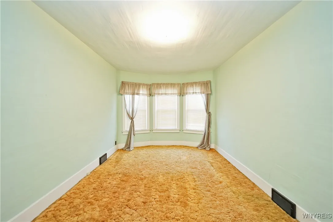 191 Crowley Avenue, Buffalo, New York 14207, Buffalo, New York 14207, 4 Bedrooms Bedrooms, 8 Rooms Rooms,1 BathroomBathrooms,Residential,For Sale,191 Crowley Avenue, Buffalo, New York 14207,0,B1638373
