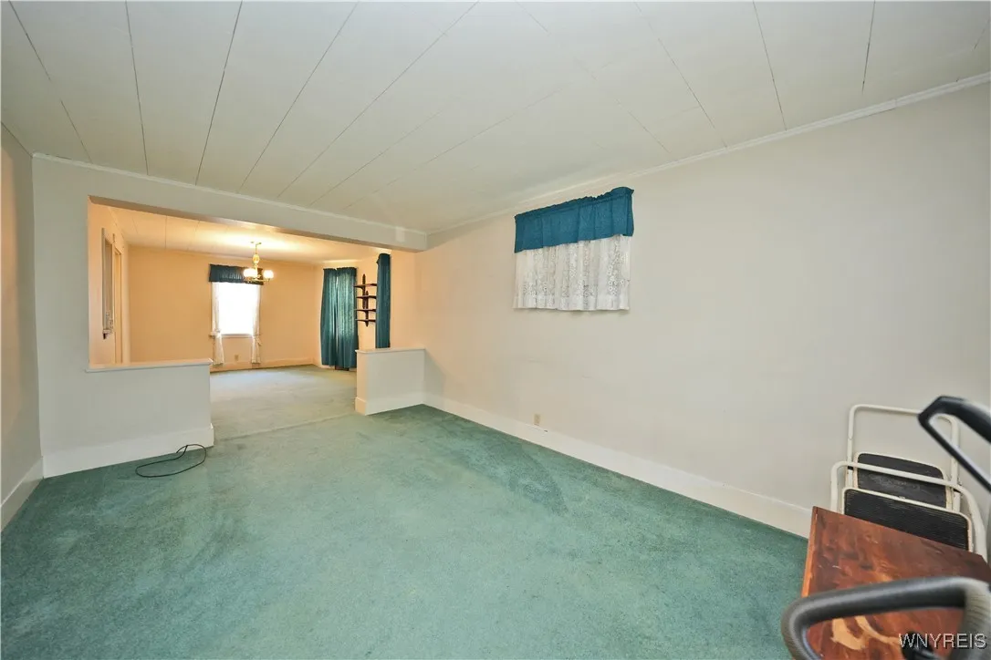 191 Crowley Avenue, Buffalo, New York 14207, Buffalo, New York 14207, 4 Bedrooms Bedrooms, 8 Rooms Rooms,1 BathroomBathrooms,Residential,For Sale,191 Crowley Avenue, Buffalo, New York 14207,0,B1638373