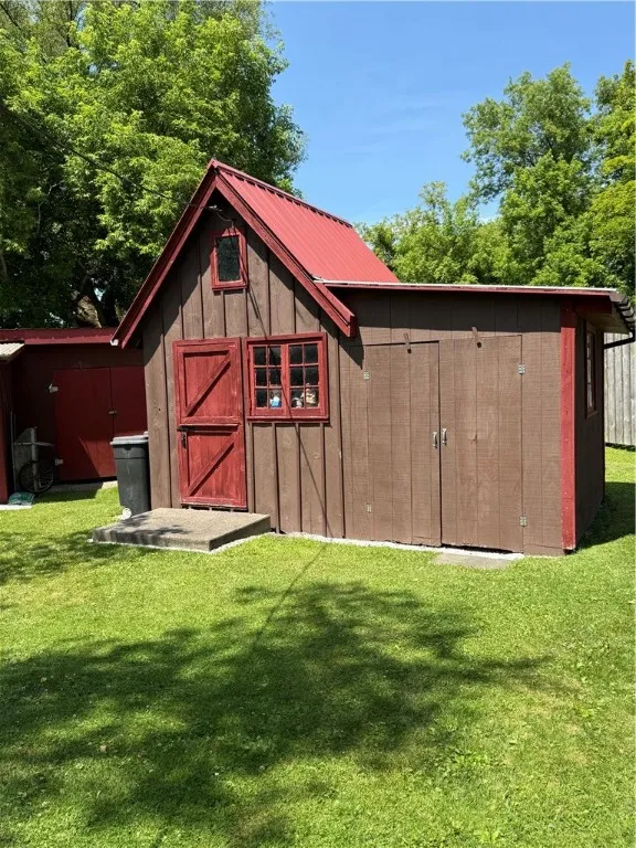 48 South Main Street, Sherburne, New York 13460, Sherburne, New York 13460, 4 Bedrooms Bedrooms, 11 Rooms Rooms,1 BathroomBathrooms,Residential,For Sale,48 South Main Street, Sherburne, New York 13460,0,R1635167