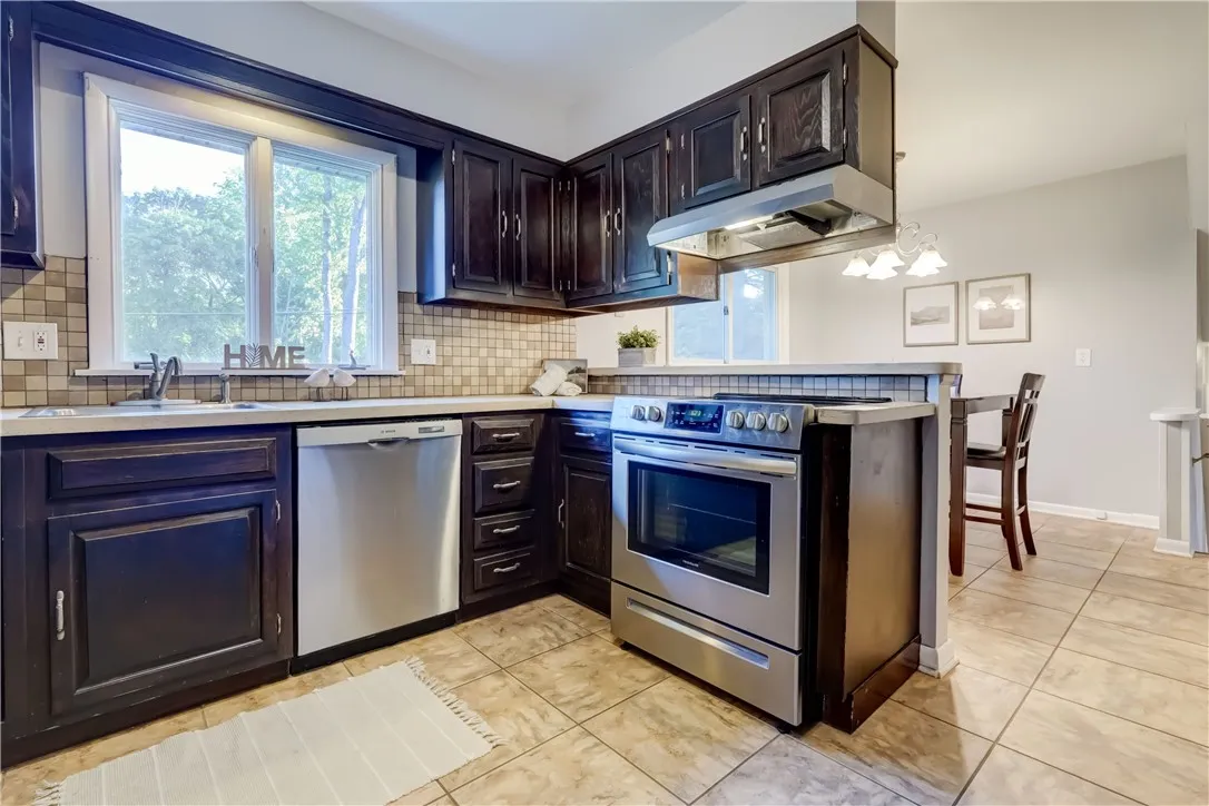 5 Ruth Ellen, Gates, New York 14624, Gates, New York 14624, 4 Bedrooms Bedrooms, 8 Rooms Rooms,2 BathroomsBathrooms,Residential,For Sale,5 Ruth Ellen, Gates, New York 14624,0,R1636880
