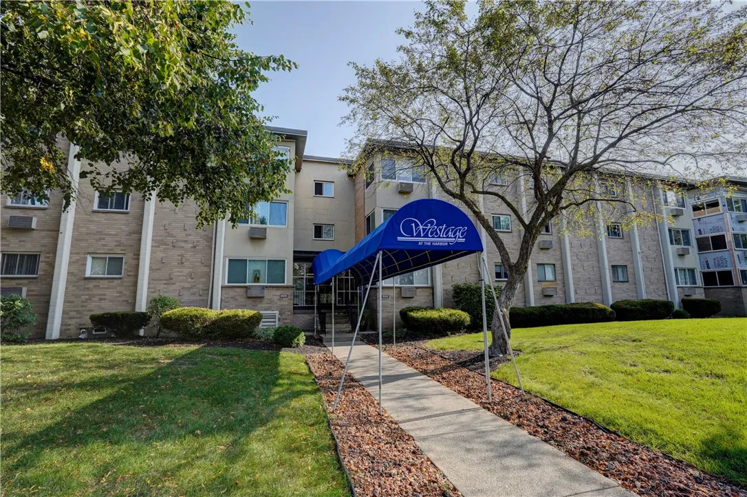 904 Westage At The, Irondequoit, New York 14617, Irondequoit, New York 14617, 2 Bedrooms Bedrooms, 5 Rooms Rooms,1 BathroomBathrooms,Residential,Closed,904 Westage At The, Irondequoit, New York 14617,0,R1628903