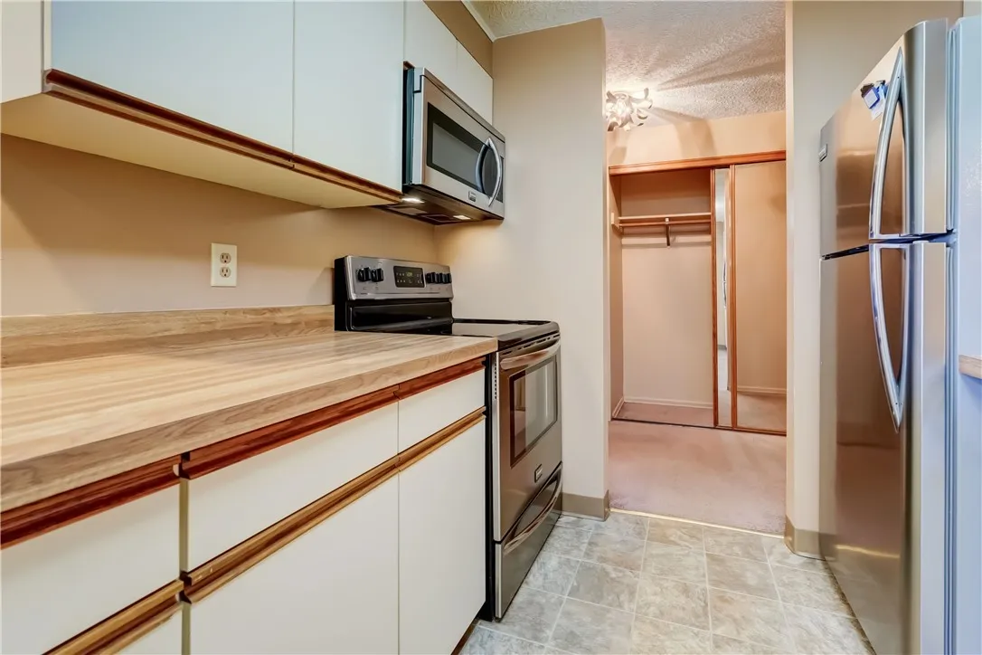 904 Westage At The, Irondequoit, New York 14617, Irondequoit, New York 14617, 2 Bedrooms Bedrooms, 5 Rooms Rooms,1 BathroomBathrooms,Residential,Closed,904 Westage At The, Irondequoit, New York 14617,0,R1628903