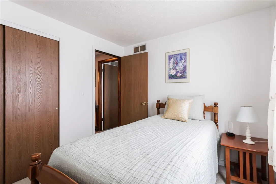 47 Bramblewood Lane West, Gates, New York 14624, Gates, New York 14624, 4 Bedrooms Bedrooms, 6 Rooms Rooms,2 BathroomsBathrooms,Residential,For Sale,47 Bramblewood Lane West, Gates, New York 14624,0,R1638732