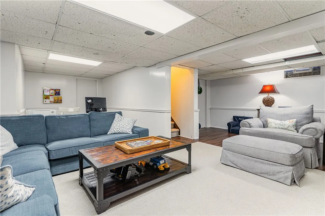 17 Great Oak Lane, Perinton, New York 14534, Perinton, New York 14534, 4 Bedrooms Bedrooms, 9 Rooms Rooms,2 BathroomsBathrooms,Residential,For Sale,17 Great Oak Lane, Perinton, New York 14534,0,R1638639