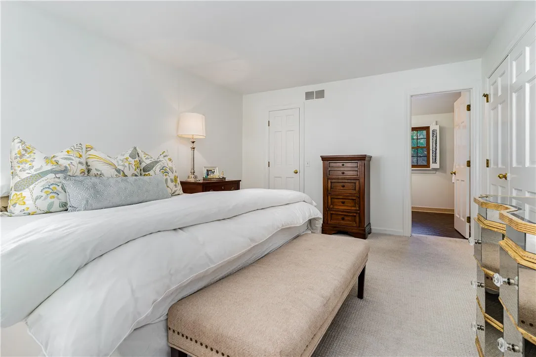 17 Great Oak Lane, Perinton, New York 14534, Perinton, New York 14534, 4 Bedrooms Bedrooms, 9 Rooms Rooms,2 BathroomsBathrooms,Residential,For Sale,17 Great Oak Lane, Perinton, New York 14534,0,R1638639