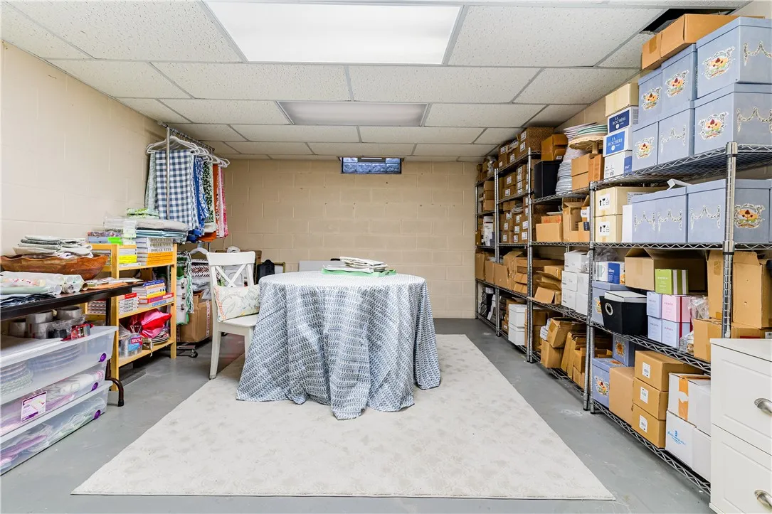 17 Great Oak Lane, Perinton, New York 14534, Perinton, New York 14534, 4 Bedrooms Bedrooms, 9 Rooms Rooms,2 BathroomsBathrooms,Residential,For Sale,17 Great Oak Lane, Perinton, New York 14534,0,R1638639