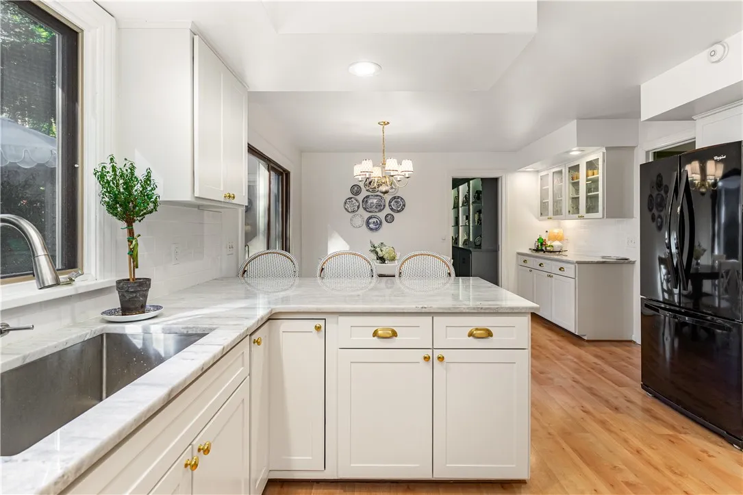 17 Great Oak Lane, Perinton, New York 14534, Perinton, New York 14534, 4 Bedrooms Bedrooms, 9 Rooms Rooms,2 BathroomsBathrooms,Residential,For Sale,17 Great Oak Lane, Perinton, New York 14534,0,R1638639