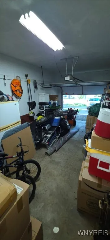 ATTACHED 1 CAR GARAGE