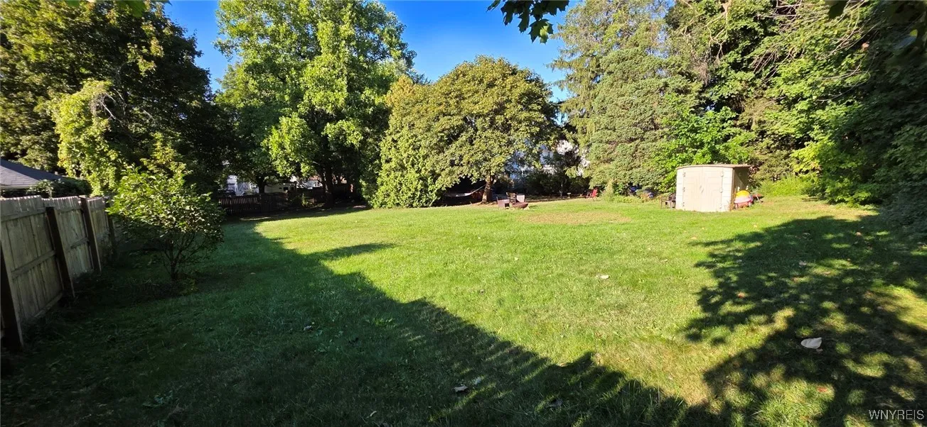 933 Creek Road Extension, Lewiston, New York 14092, Lewiston, New York 14092, 2 Bedrooms Bedrooms, 5 Rooms Rooms,1 BathroomBathrooms,Residential,For Sale,933 Creek Road Extension, Lewiston, New York 14092,0,B1638563