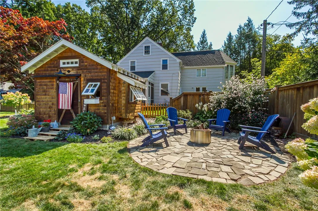 75 Alpine Drive, Pittsford, New York 14618, Pittsford, New York 14618, 4 Bedrooms Bedrooms, 9 Rooms Rooms,2 BathroomsBathrooms,Residential,For Sale,75 Alpine Drive, Pittsford, New York 14618,0,R1638370