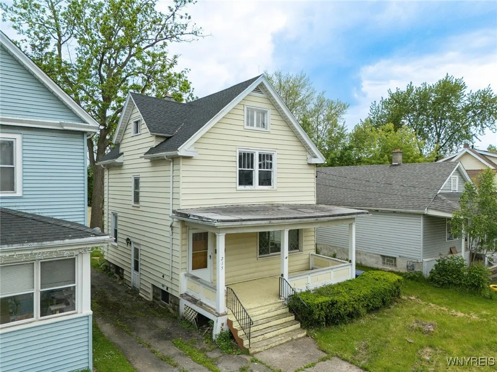 2215 South Avenue, Niagara Falls, New York 14305, Niagara Falls, New York 14305, 3 Bedrooms Bedrooms, 6 Rooms Rooms,1 BathroomBathrooms,Residential,For Sale,2215 South Avenue, Niagara Falls, New York 14305,0,B1638755