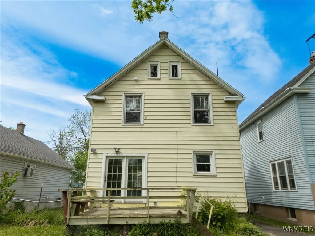 2215 South Avenue, Niagara Falls, New York 14305, Niagara Falls, New York 14305, 3 Bedrooms Bedrooms, 6 Rooms Rooms,1 BathroomBathrooms,Residential,For Sale,2215 South Avenue, Niagara Falls, New York 14305,0,B1638755