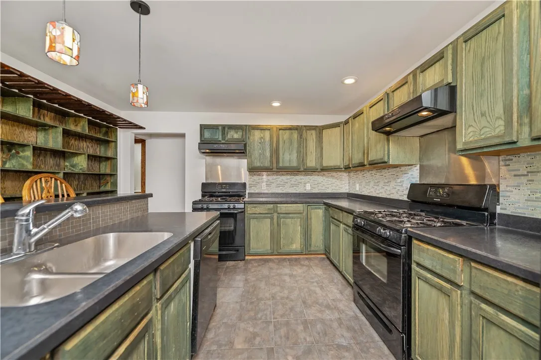 15670 Holley Road, Murray, New York 14470, Murray, New York 14470, 3 Bedrooms Bedrooms, 8 Rooms Rooms,2 BathroomsBathrooms,Residential,For Sale,15670 Holley Road, Murray, New York 14470,0,R1638494