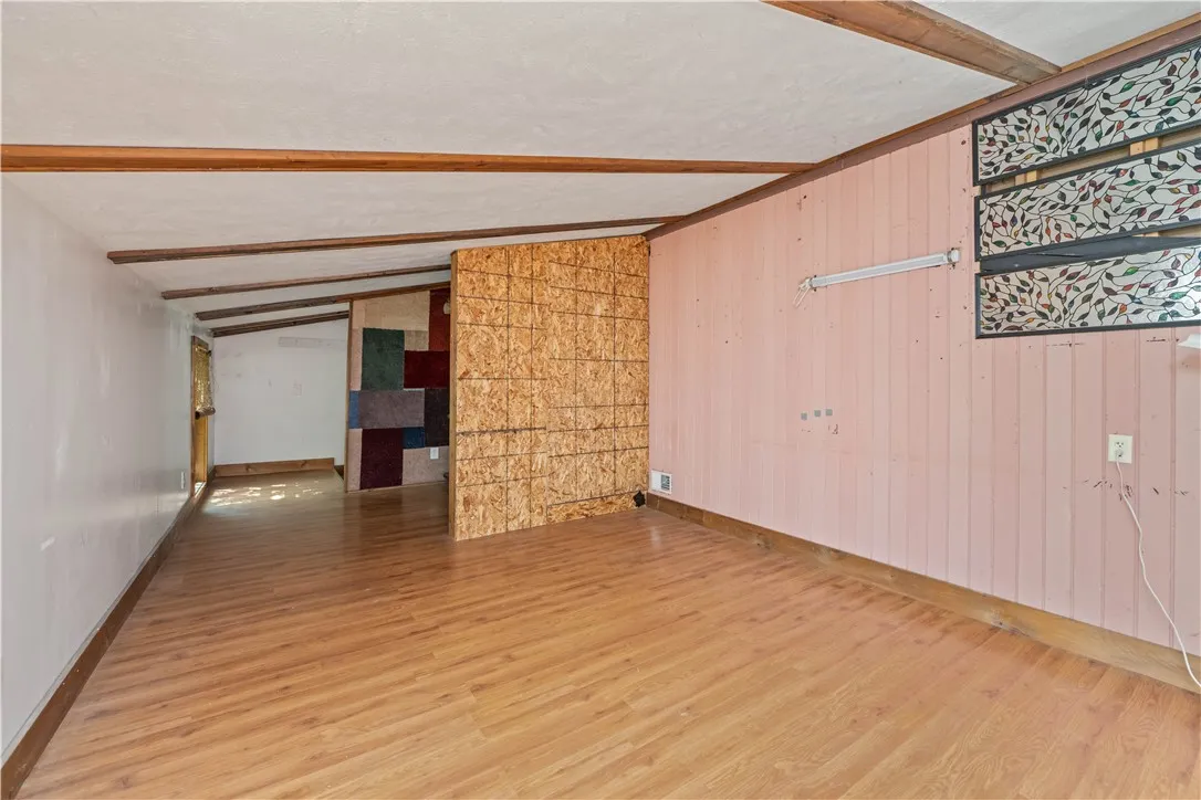 15670 Holley Road, Murray, New York 14470, Murray, New York 14470, 3 Bedrooms Bedrooms, 8 Rooms Rooms,2 BathroomsBathrooms,Residential,For Sale,15670 Holley Road, Murray, New York 14470,0,R1638494