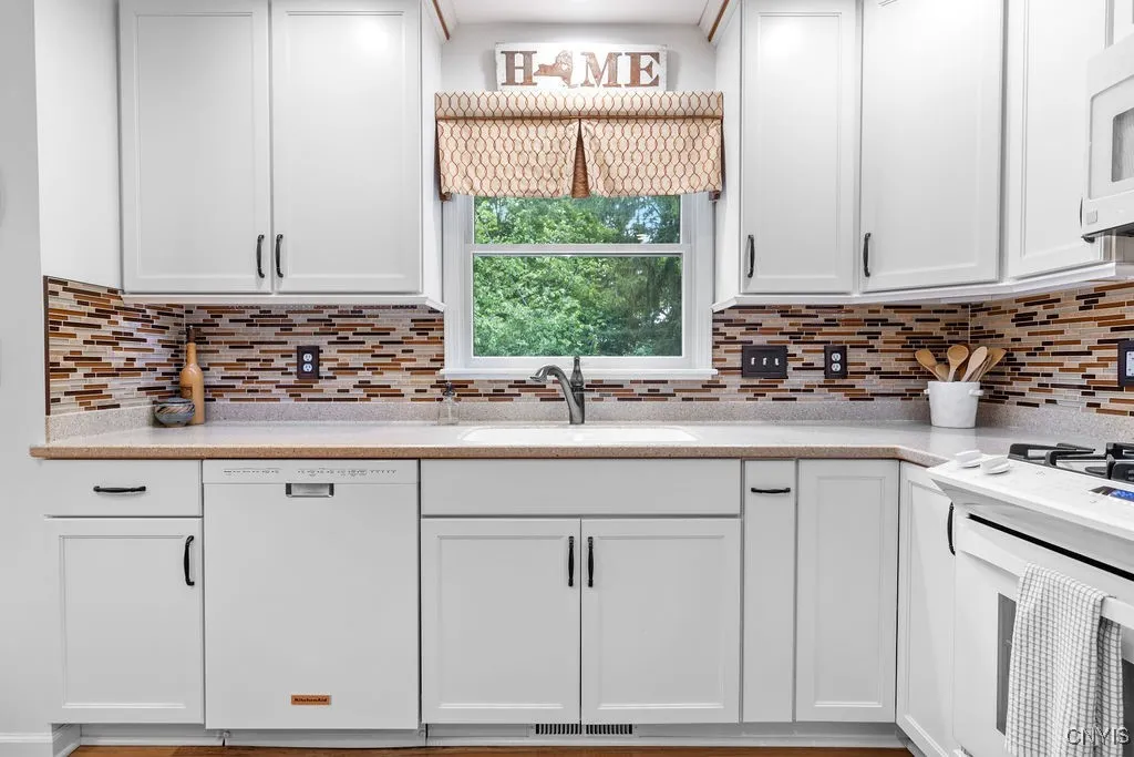 135 Peridot Drive, Camillus, New York 13219, Camillus, New York 13219, 4 Bedrooms Bedrooms, 12 Rooms Rooms,2 BathroomsBathrooms,Residential,For Sale,135 Peridot Drive, Camillus, New York 13219,0,S1638577