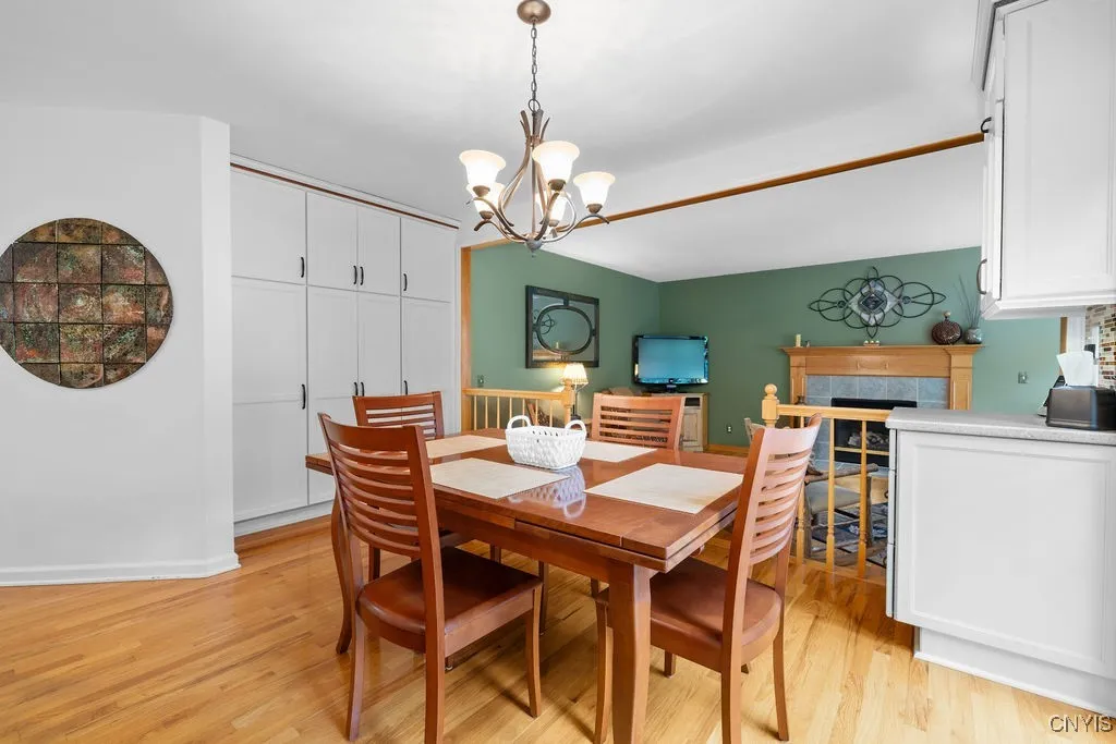 135 Peridot Drive, Camillus, New York 13219, Camillus, New York 13219, 4 Bedrooms Bedrooms, 12 Rooms Rooms,2 BathroomsBathrooms,Residential,For Sale,135 Peridot Drive, Camillus, New York 13219,0,S1638577