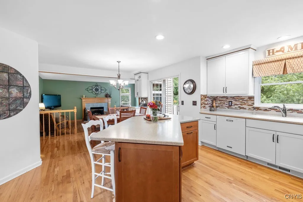 135 Peridot Drive, Camillus, New York 13219, Camillus, New York 13219, 4 Bedrooms Bedrooms, 12 Rooms Rooms,2 BathroomsBathrooms,Residential,For Sale,135 Peridot Drive, Camillus, New York 13219,0,S1638577