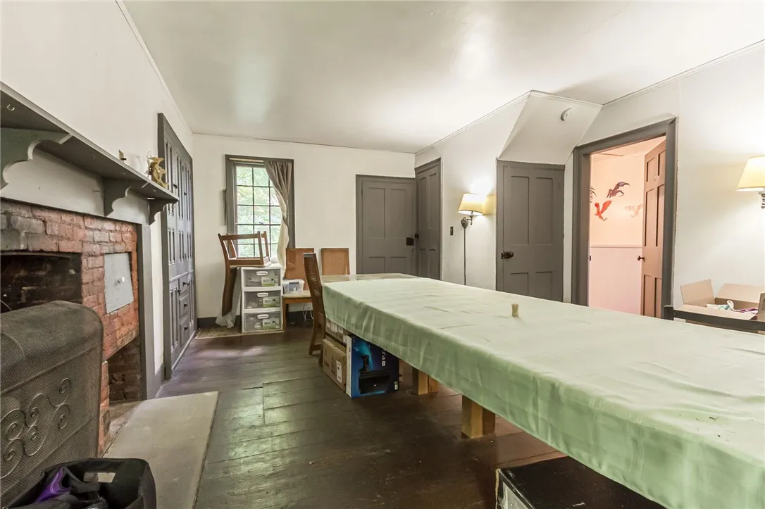 26 Queen St, Lyons, New York 14489, Lyons, New York 14489, 4 Bedrooms Bedrooms, 9 Rooms Rooms,1 BathroomBathrooms,Residential,For Sale,26 Queen St, Lyons, New York 14489,0,R1638278