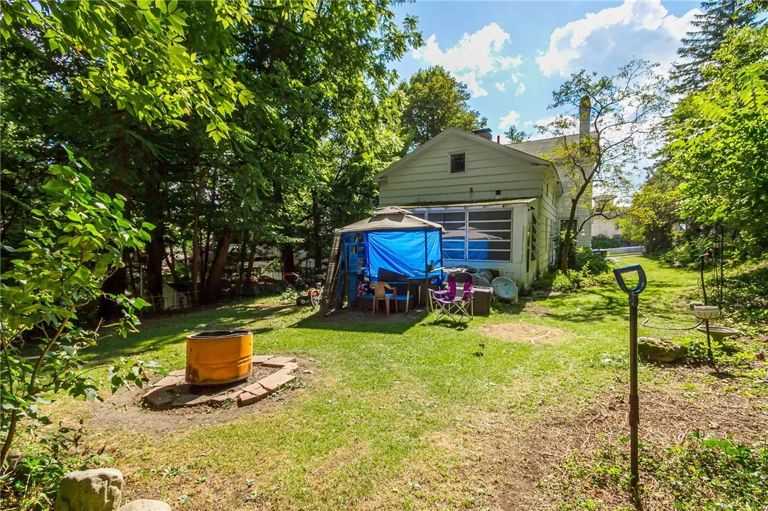 26 Queen St, Lyons, New York 14489, Lyons, New York 14489, 4 Bedrooms Bedrooms, 9 Rooms Rooms,1 BathroomBathrooms,Residential,For Sale,26 Queen St, Lyons, New York 14489,0,R1638278
