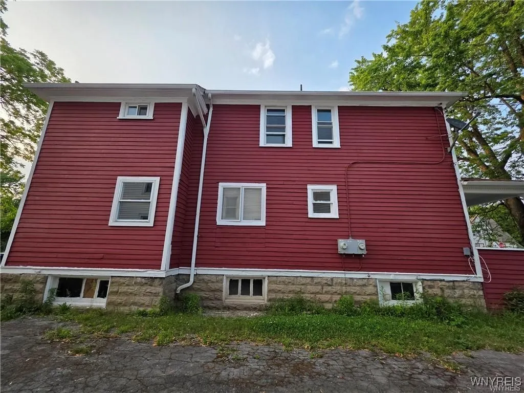1618 16th Street, Niagara Falls, New York 14305, Niagara Falls, New York 14305, 4 Bedrooms Bedrooms, ,2 BathroomsBathrooms,Residential,For Sale,1618 16th Street, Niagara Falls, New York 14305,0,B1638046