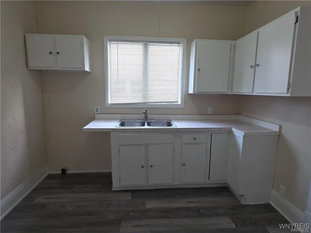 1618 16th Street, Niagara Falls, New York 14305, Niagara Falls, New York 14305, 4 Bedrooms Bedrooms, ,2 BathroomsBathrooms,Residential,For Sale,1618 16th Street, Niagara Falls, New York 14305,0,B1638046