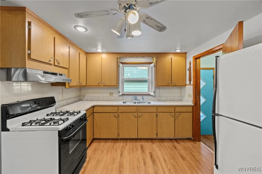 141 Angelacrest Lane, West Seneca, New York 14224, West Seneca, New York 14224, 3 Bedrooms Bedrooms, 5 Rooms Rooms,2 BathroomsBathrooms,Residential,For Sale,141 Angelacrest Lane, West Seneca, New York 14224,0,B1638616