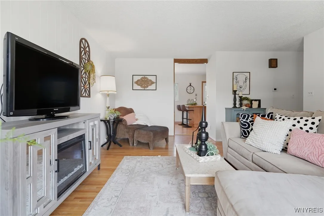 42 Parkedge Court, Tonawanda, New York 14150, Tonawanda, New York 14150, 3 Bedrooms Bedrooms, 6 Rooms Rooms,1 BathroomBathrooms,Residential,For Sale,42 Parkedge Court, Tonawanda, New York 14150,0,B1636479