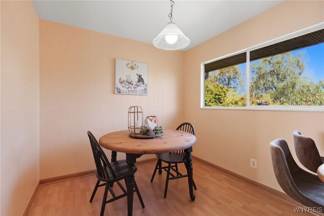 42 Parkedge Court, Tonawanda, New York 14150, Tonawanda, New York 14150, 3 Bedrooms Bedrooms, 6 Rooms Rooms,1 BathroomBathrooms,Residential,For Sale,42 Parkedge Court, Tonawanda, New York 14150,0,B1636479