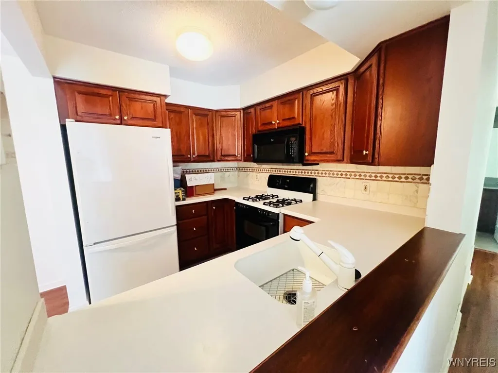 3 Foxberry Drive 3a, Amherst, New York 14068, Amherst, New York 14068, 2 Bedrooms Bedrooms, 5 Rooms Rooms,1 BathroomBathrooms,Residential,For Sale,3 Foxberry Drive 3a, Amherst, New York 14068,0,B1638214