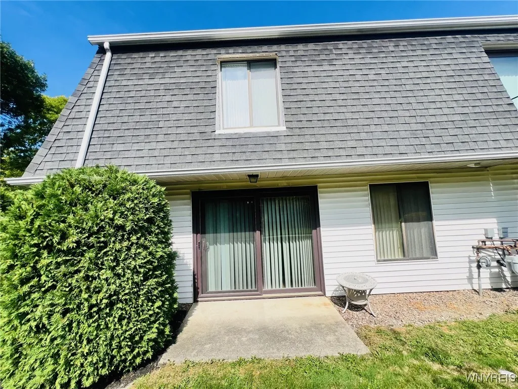 3 Foxberry Drive 3a, Amherst, New York 14068, Amherst, New York 14068, 2 Bedrooms Bedrooms, 5 Rooms Rooms,1 BathroomBathrooms,Residential,For Sale,3 Foxberry Drive 3a, Amherst, New York 14068,0,B1638214