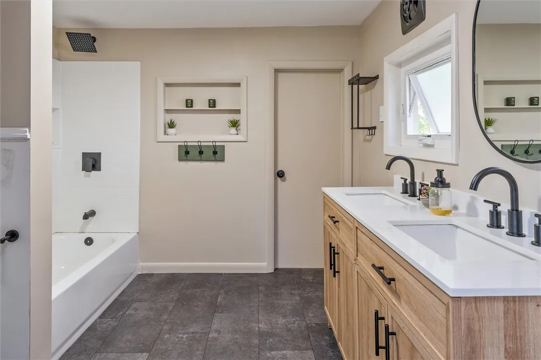 4348 Hulberton Road, Clarendon, New York 14470, Clarendon, New York 14470, 3 Bedrooms Bedrooms, 7 Rooms Rooms,1 BathroomBathrooms,Residential,For Sale,4348 Hulberton Road, Clarendon, New York 14470,0,R1638742