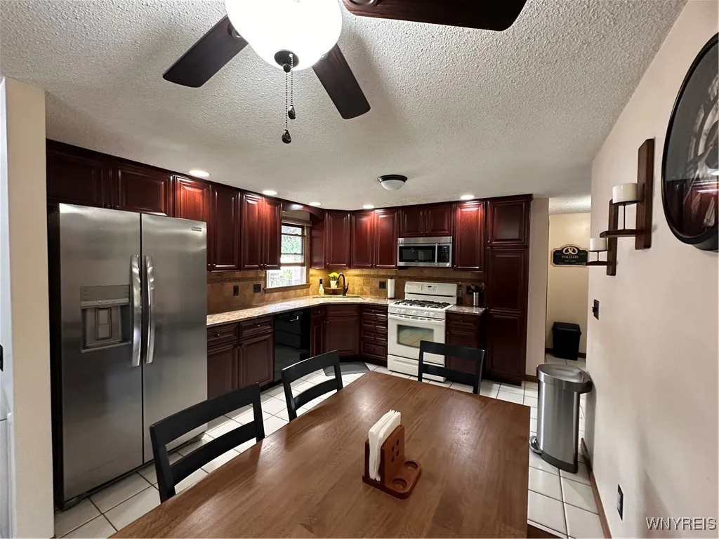fully applianced kitchen