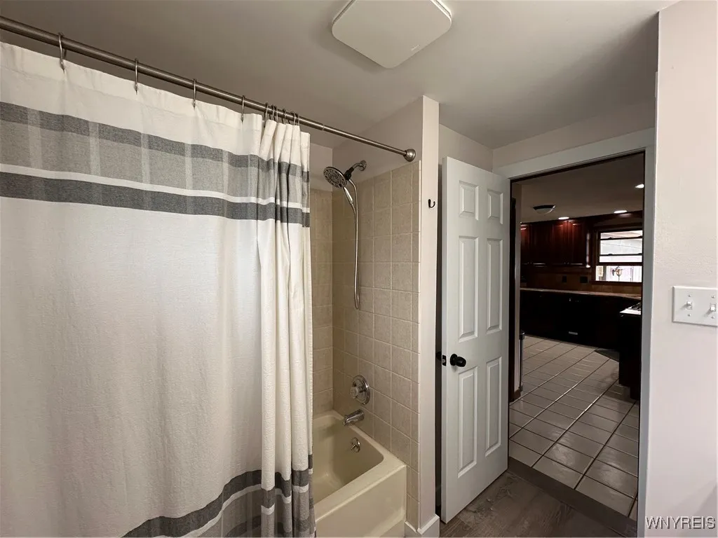 143 West Avenue, Lancaster, New York 14043, Lancaster, New York 14043, 3 Bedrooms Bedrooms, 7 Rooms Rooms,1 BathroomBathrooms,Residential,For Sale,143 West Avenue, Lancaster, New York 14043,0,B1638593