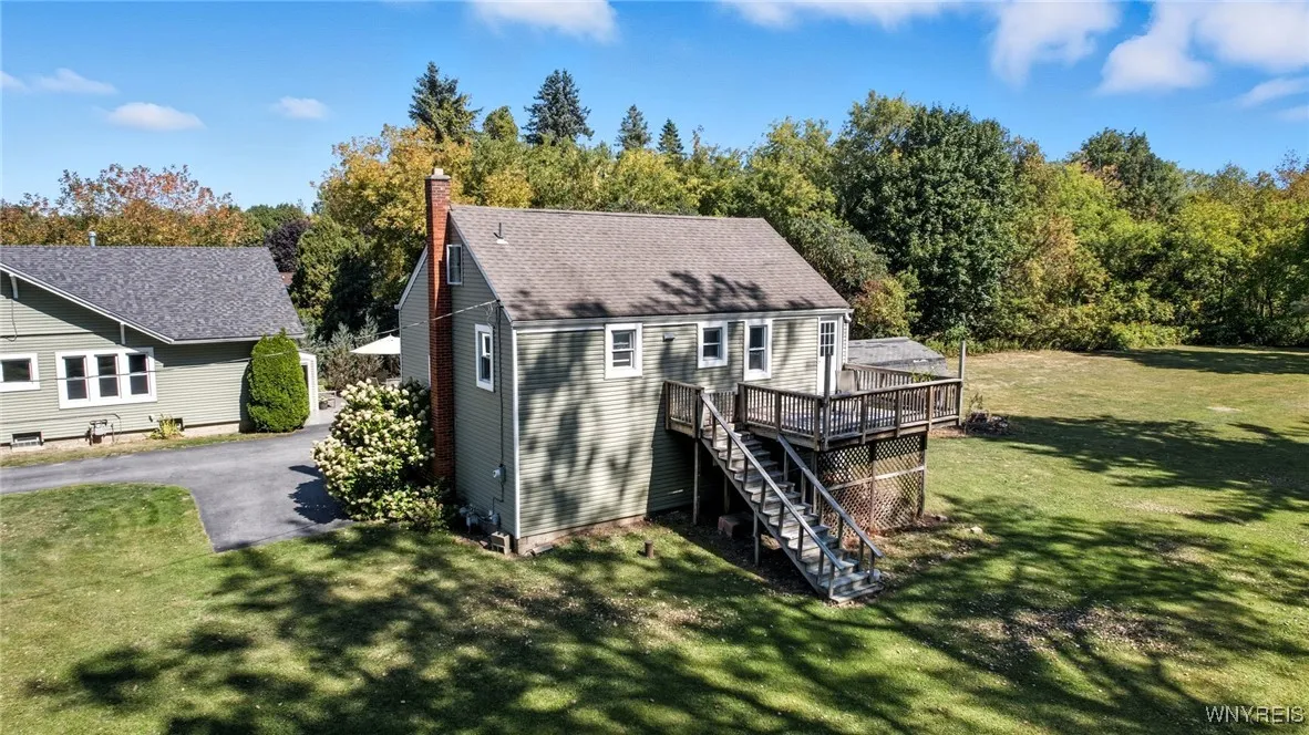 1499 Town Line Road, Alden, New York 14004, Alden, New York 14004, 3 Bedrooms Bedrooms, 7 Rooms Rooms,1 BathroomBathrooms,Residential,For Sale,1499 Town Line Road, Alden, New York 14004,0,B1638713