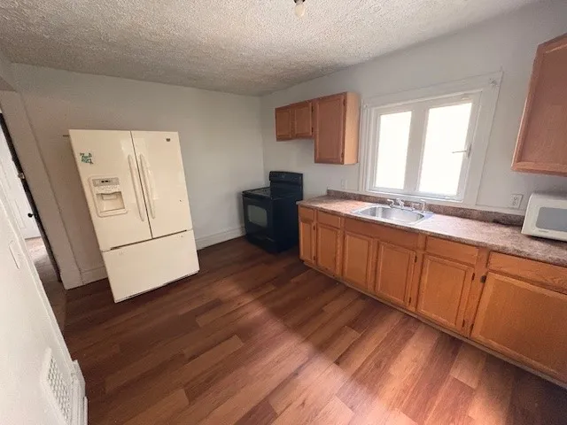 37 Forester Street, Rochester, New York 14609, Rochester, New York 14609, 4 Bedrooms Bedrooms, ,2 BathroomsBathrooms,Residential,For Sale,37 Forester Street, Rochester, New York 14609,0,R1638360