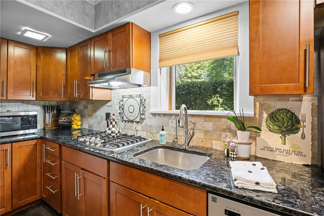 171 Pardee Road, Irondequoit, New York 14609, Irondequoit, New York 14609, 3 Bedrooms Bedrooms, 9 Rooms Rooms,1 BathroomBathrooms,Residential,For Sale,171 Pardee Road, Irondequoit, New York 14609,0,R1638764