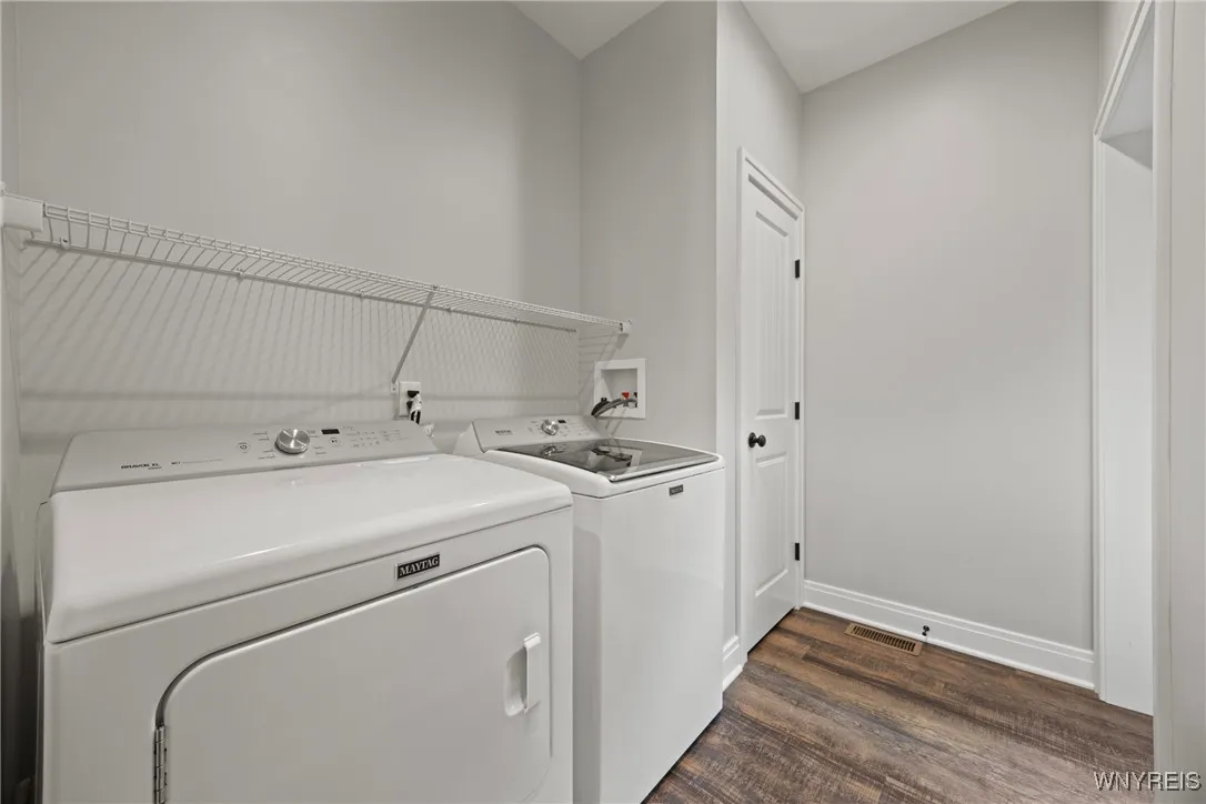 44 Eagle Street, Amherst, New York 14221, Amherst, New York 14221, 3 Bedrooms Bedrooms, 4 Rooms Rooms,1 BathroomBathrooms,Residential Lease,For Rent,44 Eagle Street, Amherst, New York 14221,0,B1638597