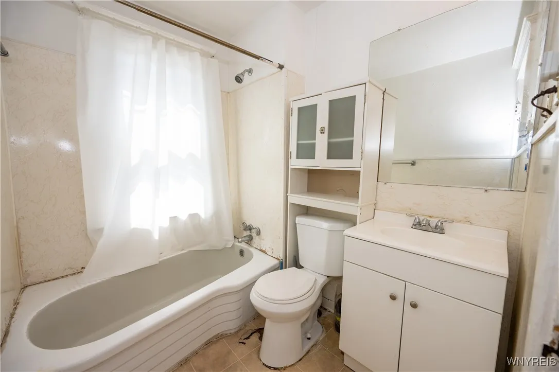 17 Fisher Street, Buffalo, New York 14211, Buffalo, New York 14211, 3 Bedrooms Bedrooms, ,2 BathroomsBathrooms,Residential,For Sale,17 Fisher Street, Buffalo, New York 14211,0,B1637248