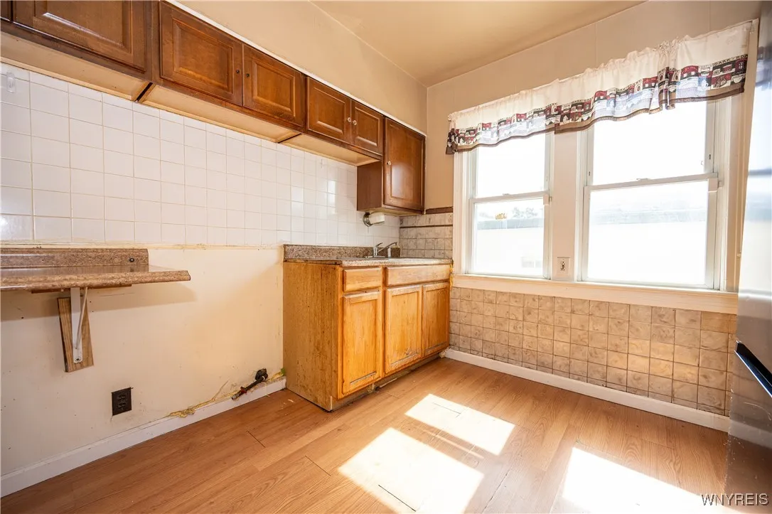 17 Fisher Street, Buffalo, New York 14211, Buffalo, New York 14211, 3 Bedrooms Bedrooms, ,2 BathroomsBathrooms,Residential,For Sale,17 Fisher Street, Buffalo, New York 14211,0,B1637248