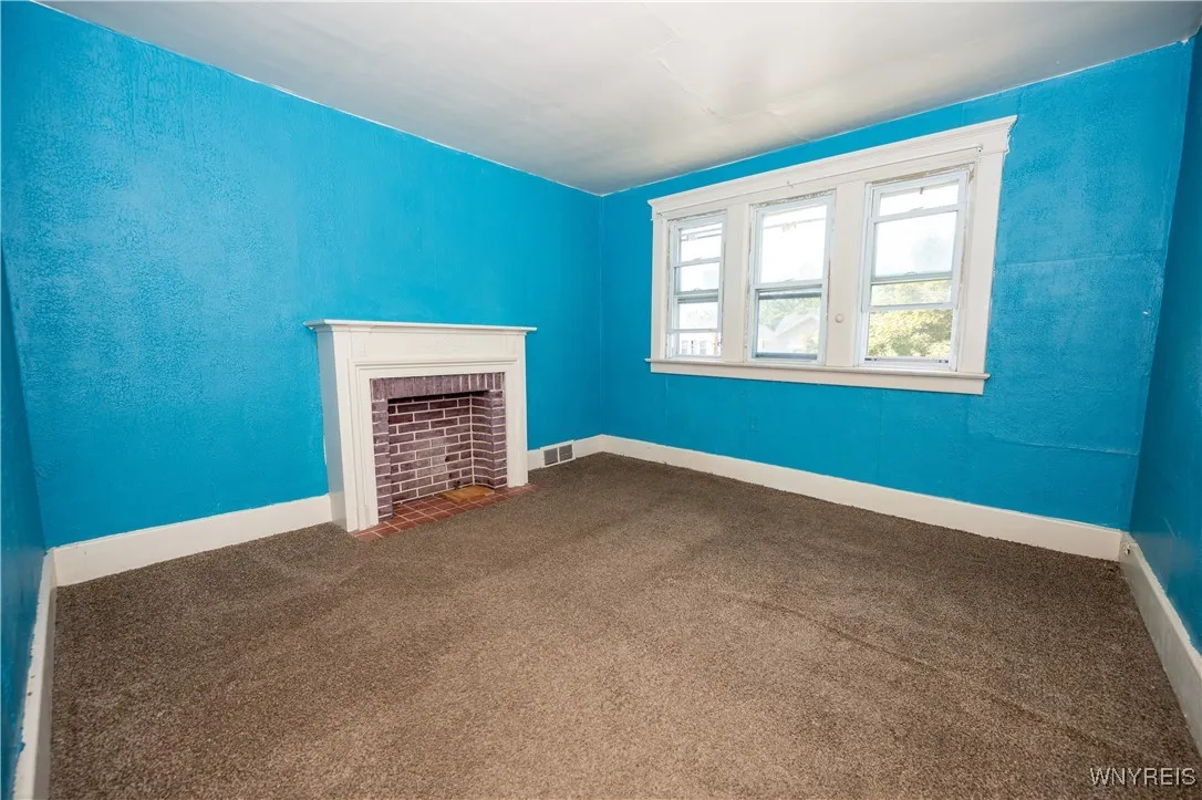 17 Fisher Street, Buffalo, New York 14211, Buffalo, New York 14211, 3 Bedrooms Bedrooms, ,2 BathroomsBathrooms,Residential,For Sale,17 Fisher Street, Buffalo, New York 14211,0,B1637248