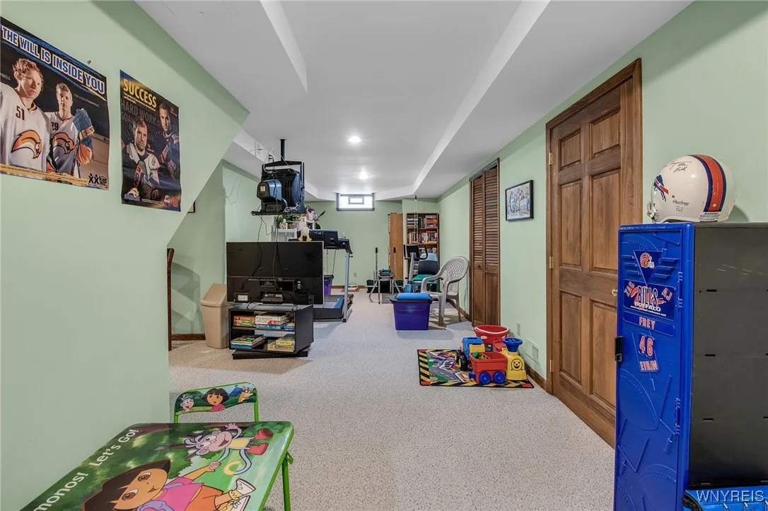 5072 Eastbrooke Place, Amherst, New York 14221, Clarence, New York 14221, 4 Bedrooms Bedrooms, 7 Rooms Rooms,2 BathroomsBathrooms,Residential,For Sale,5072 Eastbrooke Place, Amherst, New York 14221,0,B1638683