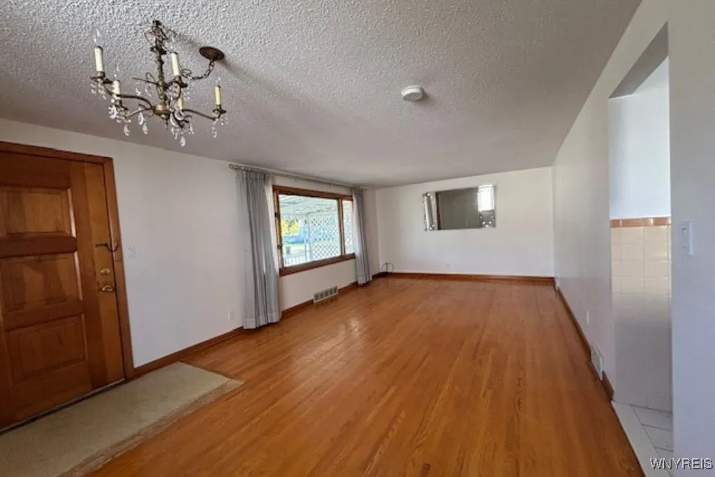 250 Dupont Avenue, Tonawanda, New York 14150, Tonawanda, New York 14150, 3 Bedrooms Bedrooms, 6 Rooms Rooms,1 BathroomBathrooms,Residential,For Sale,250 Dupont Avenue, Tonawanda, New York 14150,0,B1636865