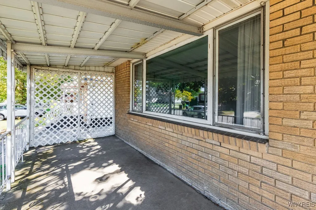 250 Dupont Avenue, Tonawanda, New York 14150, Tonawanda, New York 14150, 3 Bedrooms Bedrooms, 6 Rooms Rooms,1 BathroomBathrooms,Residential,For Sale,250 Dupont Avenue, Tonawanda, New York 14150,0,B1636865