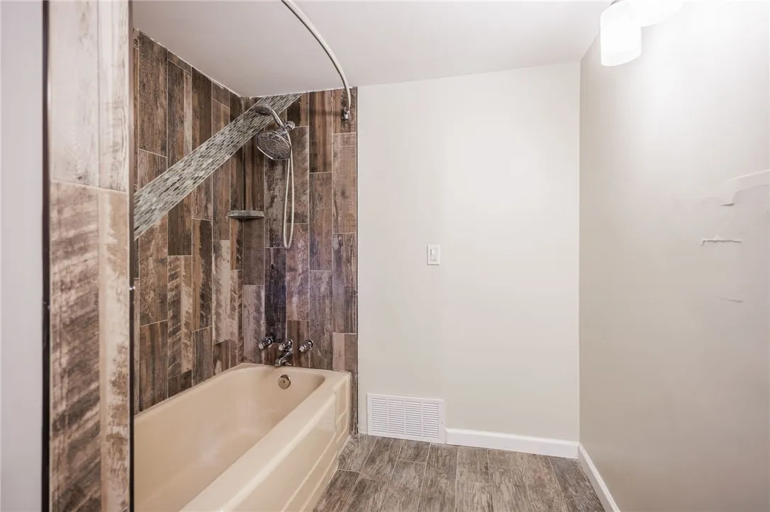 1671 Creek Street, Penfield, New York 14625, Penfield, New York 14625, 3 Bedrooms Bedrooms, 6 Rooms Rooms,1 BathroomBathrooms,Residential,For Sale,1671 Creek Street, Penfield, New York 14625,0,R1638566
