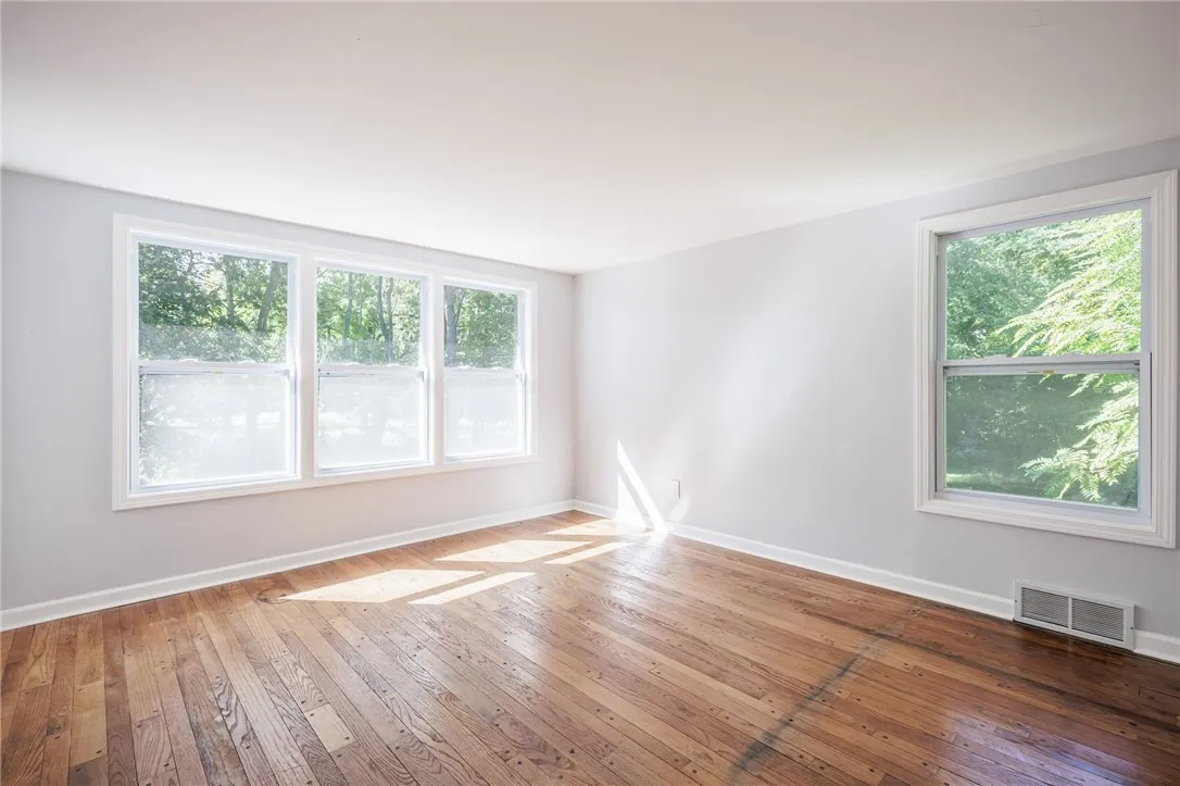 1671 Creek Street, Penfield, New York 14625, Penfield, New York 14625, 3 Bedrooms Bedrooms, 6 Rooms Rooms,1 BathroomBathrooms,Residential,For Sale,1671 Creek Street, Penfield, New York 14625,0,R1638566