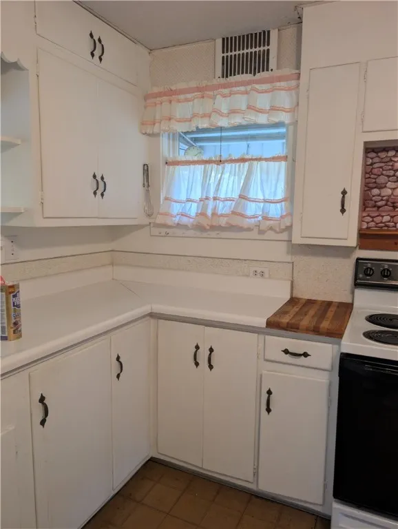 Spacious kitchen